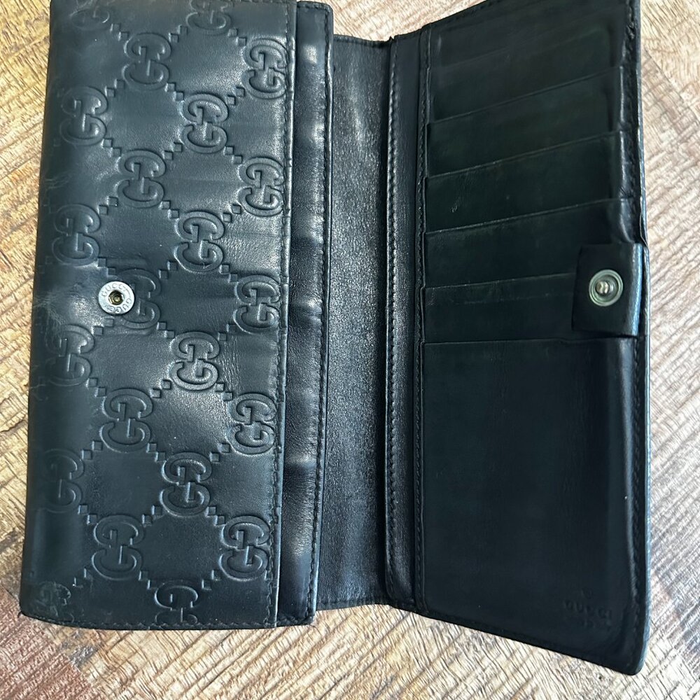 Gucci Wallet -Authentic - Picture 2 of 5
